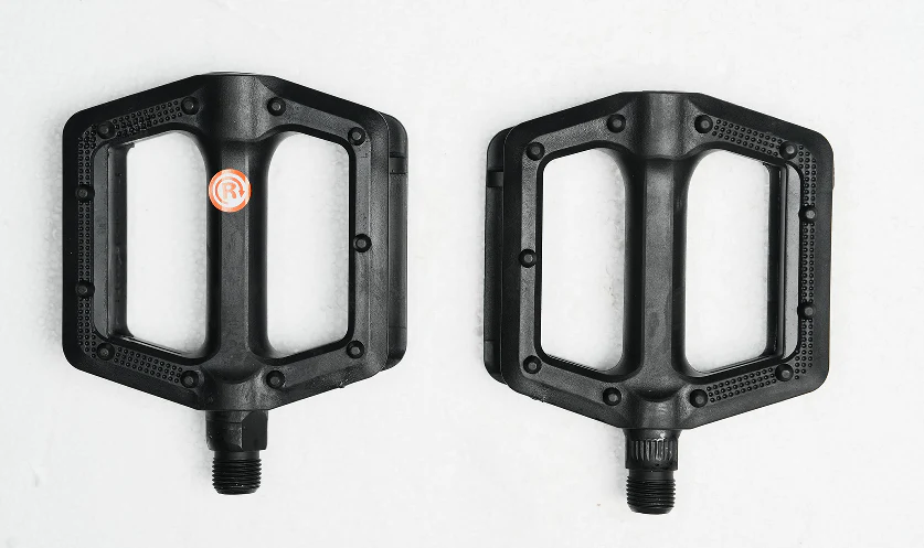 Linkes und rechtes Pedal Set für iScooter U2 Elektrofahrrad